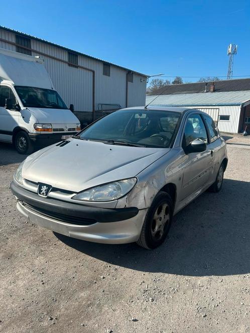 Peugeot 206 pour pièces ou à réparer, Auto's, Peugeot, Bedrijf, Benzine, 3 deurs, Handgeschakeld, Ophalen