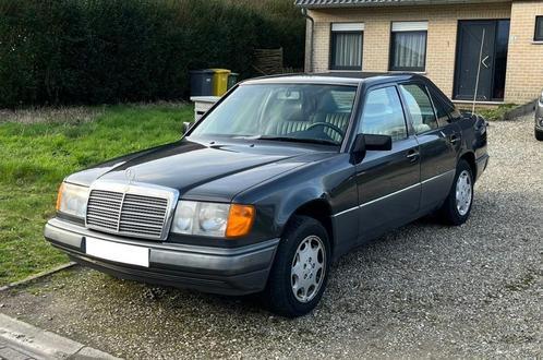 Mercedes-Benz 250d W124 Automatic Leder Oldtimer, Auto's, Mercedes-Benz, Particulier, 200-Serie, Airconditioning, Bluetooth, Lederen bekleding