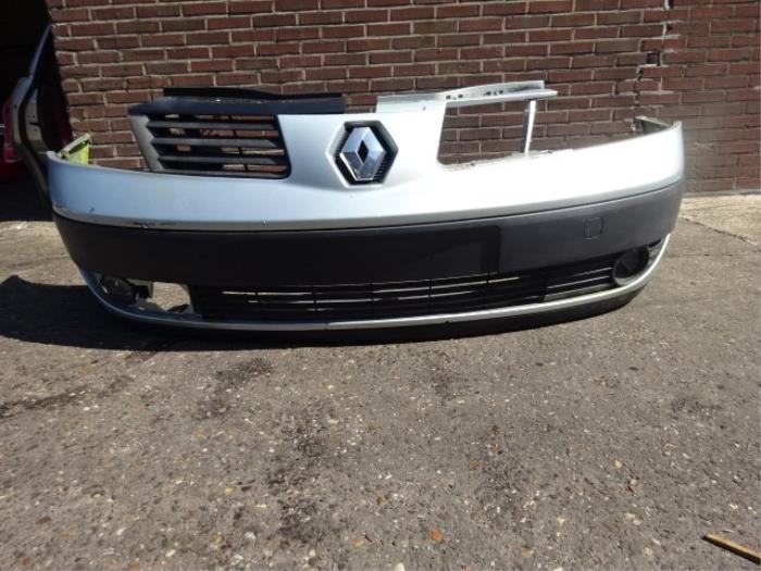 Voorbumper van een Renault Espace, Auto-onderdelen, Carrosserie, Bumper, Renault, Gebruikt, 3 maanden garantie, Ophalen of Verzenden
