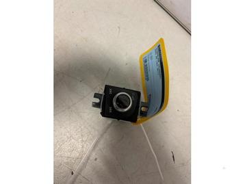 Schakelaar (diversen) van een Audi A4 beschikbaar voor biedingen