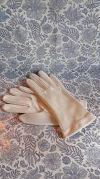 Paire de gants dame  blanc vintage mais neuf, Vêtements | Femmes, Bonnets, Écharpes & Gants, Enlèvement ou Envoi, Neuf, Gants