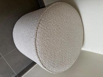 Beige poef teddy stof beschikbaar voor biedingen