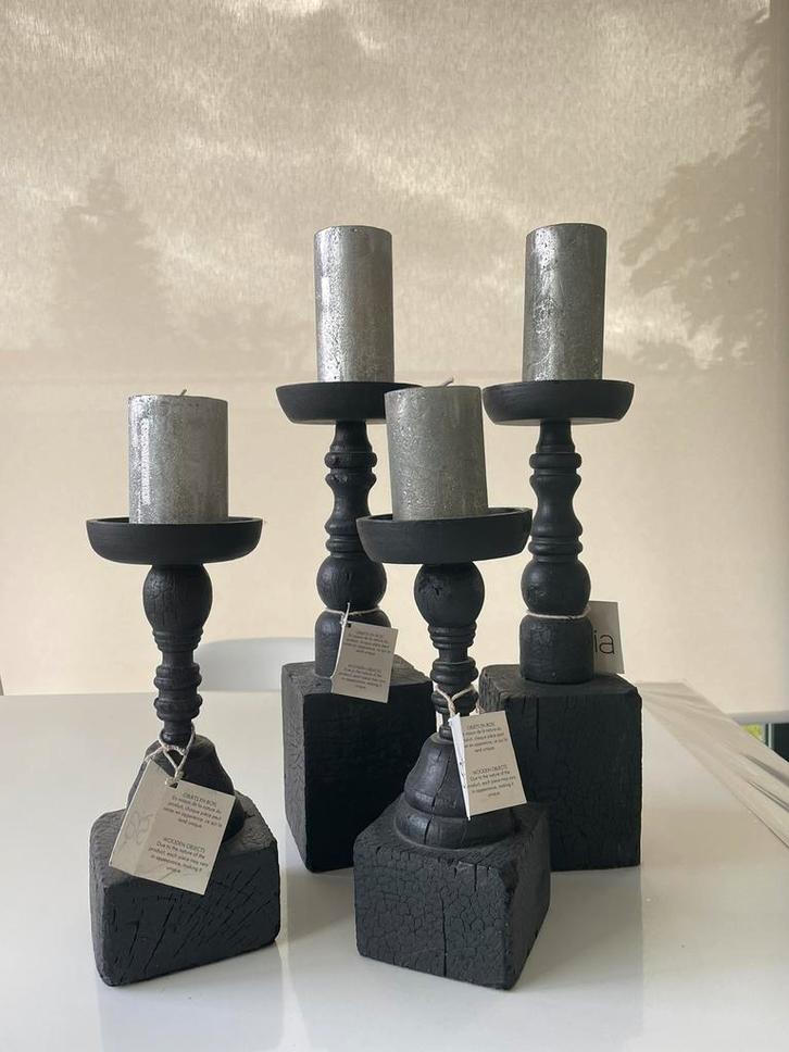 Set van 4 nieuwe SIA-kandelaars, Huis en Inrichting, Woonaccessoires | Kandelaars en Kaarsen, Nieuw, Kandelaar, 25 tot 50 cm, Hout