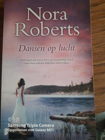 Dansen op lucht.  Nora Roberts.  beschikbaar voor biedingen