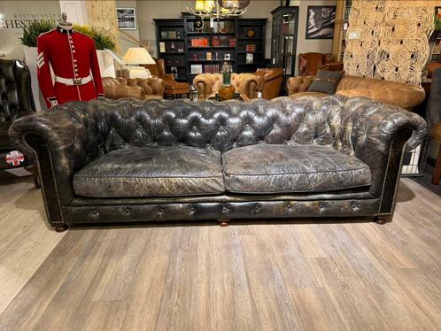 Stoere Chesterfield 3 Zits bank Vintage Zwart leer zetel, Antiek en Kunst, Antiek | Meubels | Stoelen en Sofa's, Ophalen of Verzenden