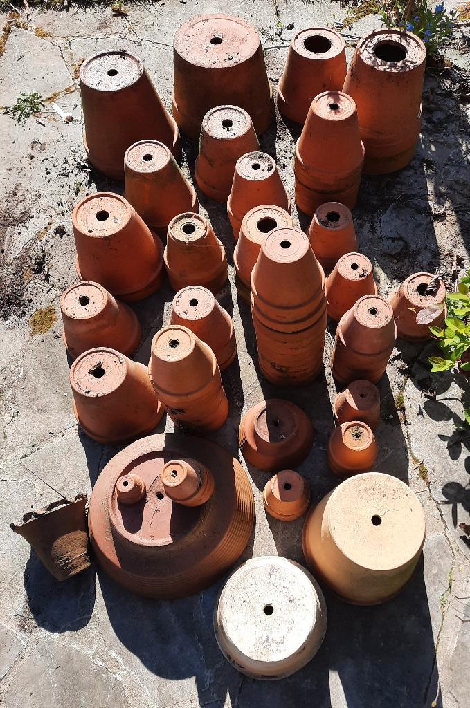 Terracotta potten voor planten/Bulk verschillende diameters, Tuin en Terras, Bloempotten, Gebruikt, Aardewerk, Binnen, Balkon