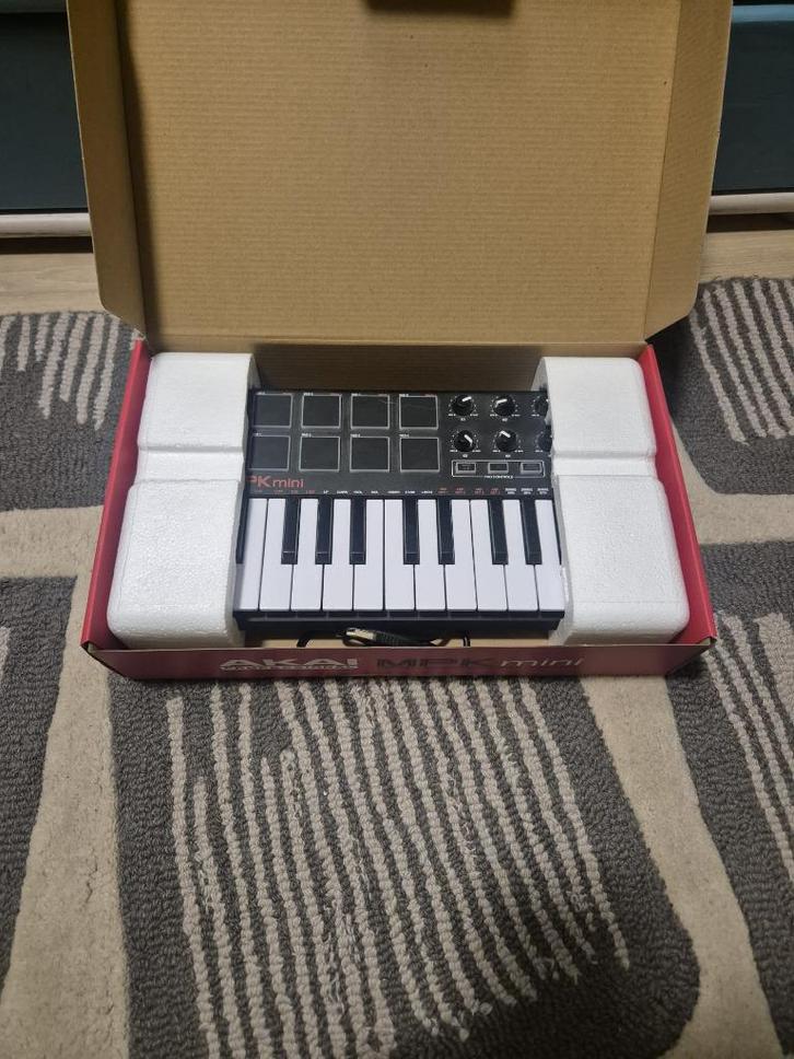 Akai Professional MPK Mini (MK3), Muziek en Instrumenten, Midi-apparatuur, Gebruikt, Ophalen of Verzenden