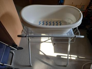 Baignoire bébé sur pied beschikbaar voor biedingen