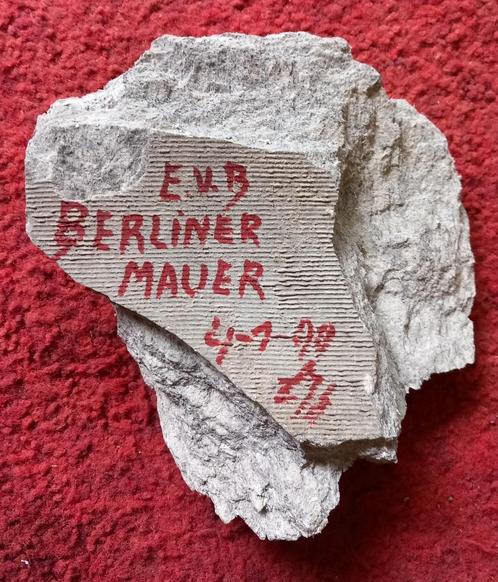 Een stuk van de Berlijnse Muur, Verzamelen, Militaria | Algemeen, Overige soorten, Overige typen, Ophalen