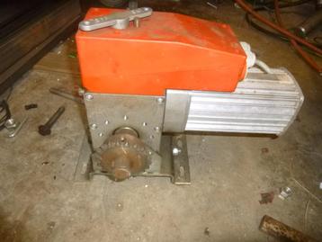 sectionaaldeur  motor compleet  overhead deur garagedeur beschikbaar voor biedingen