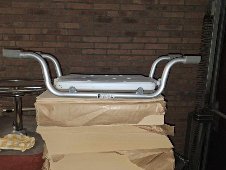 Medisch badzitje+douchekruk te koop!, Diversen, Verpleegmiddelen, Zo goed als nieuw, Ophalen of Verzenden