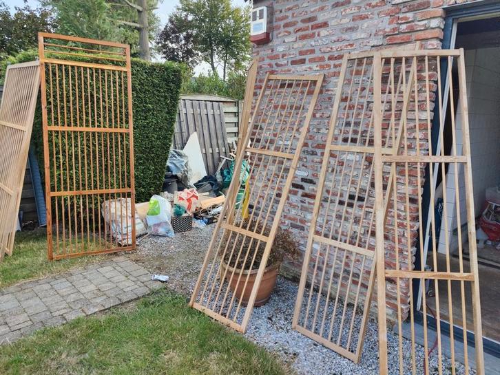 Porte coulissante pour pigeonnier, Animaux & Accessoires, Oiseaux | Pigeons