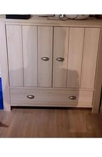 Bedframe 140x200, nachtkastjes en commode, Enlèvement, Comme neuf