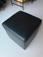 Lederen kubuspoef op wieltjes, Ophalen, Zo goed als nieuw