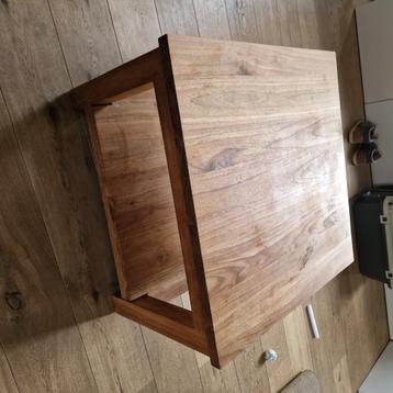 Table basse en teck beschikbaar voor biedingen