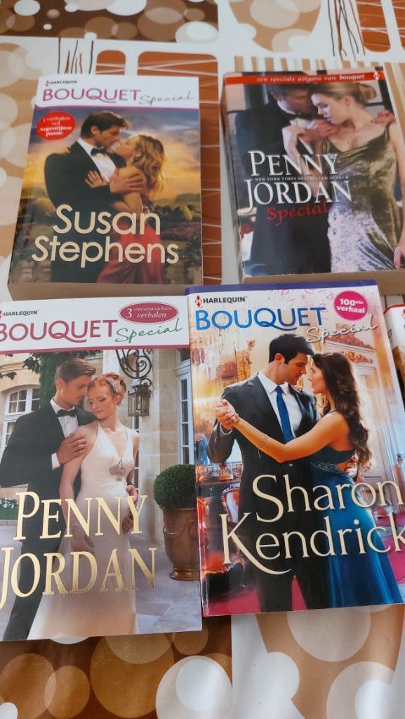 Bouquet-harlequin specials -3verhalen, Boeken, Romans, Zo goed als nieuw, Ophalen of Verzenden