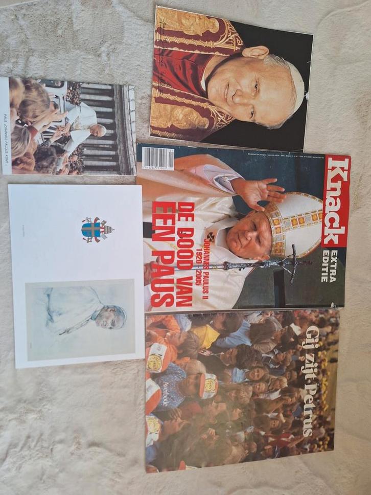 Paus Johannes-Paulus II - zijn leven en dood 1920-2005, Verzamelen, Koningshuis en Royalty, Zo goed als nieuw, Ophalen