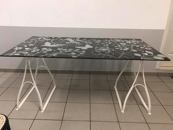 Bureau beschikbaar voor biedingen