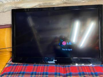 Grande tv écran plat LG 120cm de diagonale bon état 75€ 
