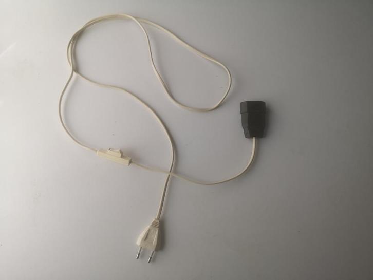 Verlengdraad platte stekker en aan-uitschakelaar, 1,80 m., Hobby en Vrije tijd, Overige Hobby en Vrije tijd, Ophalen of Verzenden