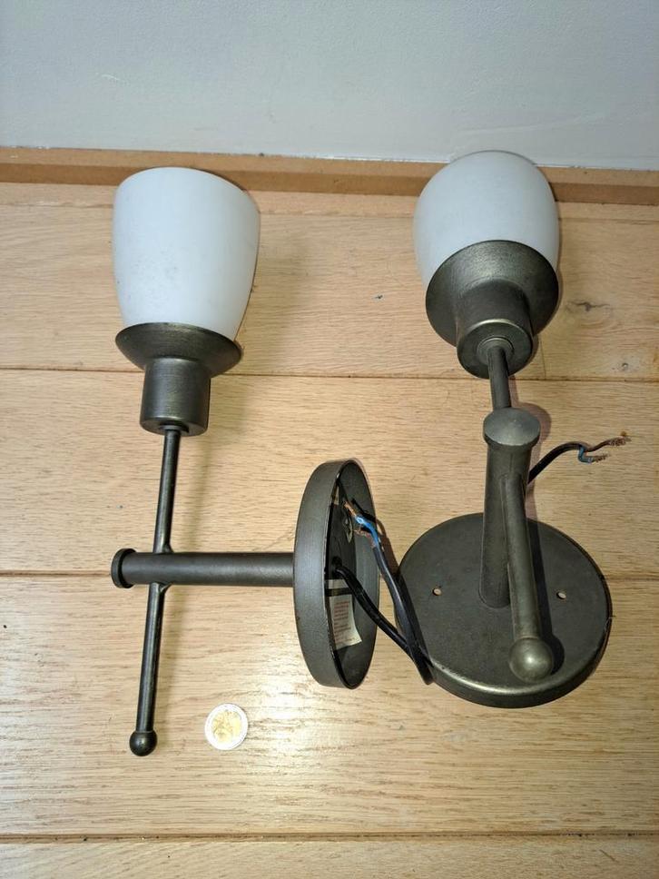 Habitat wandlamp Made in France globe in nieuw opaline glas., Huis en Inrichting, Lampen | Wandlampen, Zo goed als nieuw, Glas