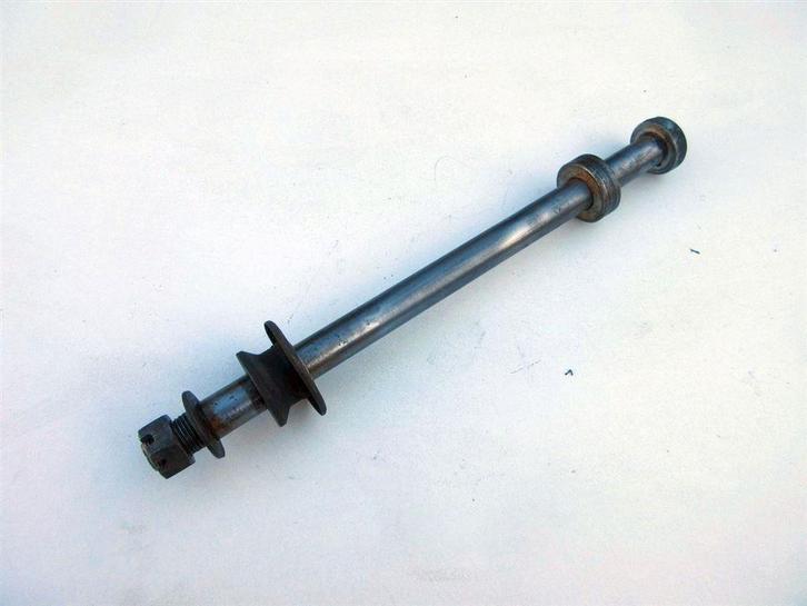 Suzuki GSX750ES achterwielas GSX750EF achterwiel as GSX 750, Motoren, Onderdelen | Suzuki, Gebruikt, Ophalen of Verzenden