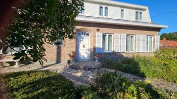 Prachtig onderhouden villa, 5 à 6 slaapkamers op toplocatie beschikbaar voor biedingen
