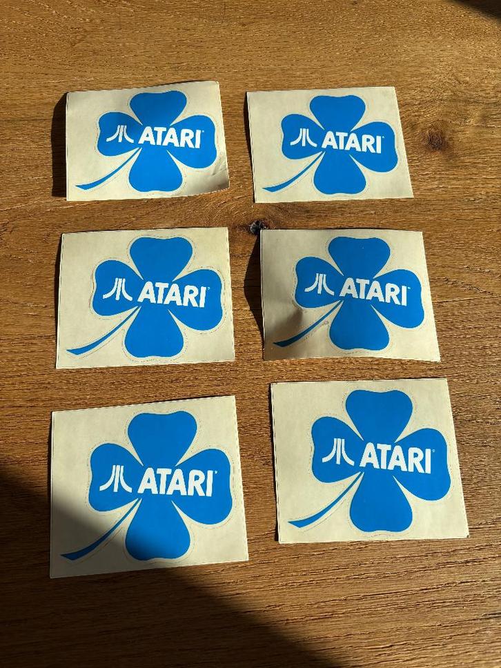Atari "Four-Leaf Clover" Stickers, Games en Spelcomputers, Games | Atari, Nieuw, Overige modellen, Overige genres, 1 speler, Vanaf 3 jaar