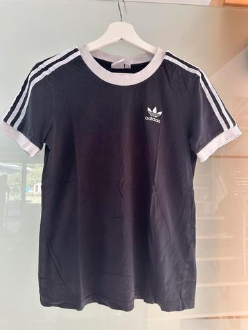 ADIDAS - 36 beschikbaar voor biedingen