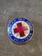 Épinglette de volontaire de la Croix-Rouge américaine de la, Collections, Enlèvement