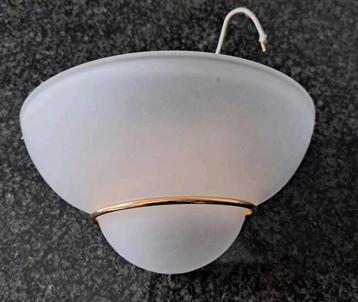 wandlamp in goede staat beschikbaar voor biedingen