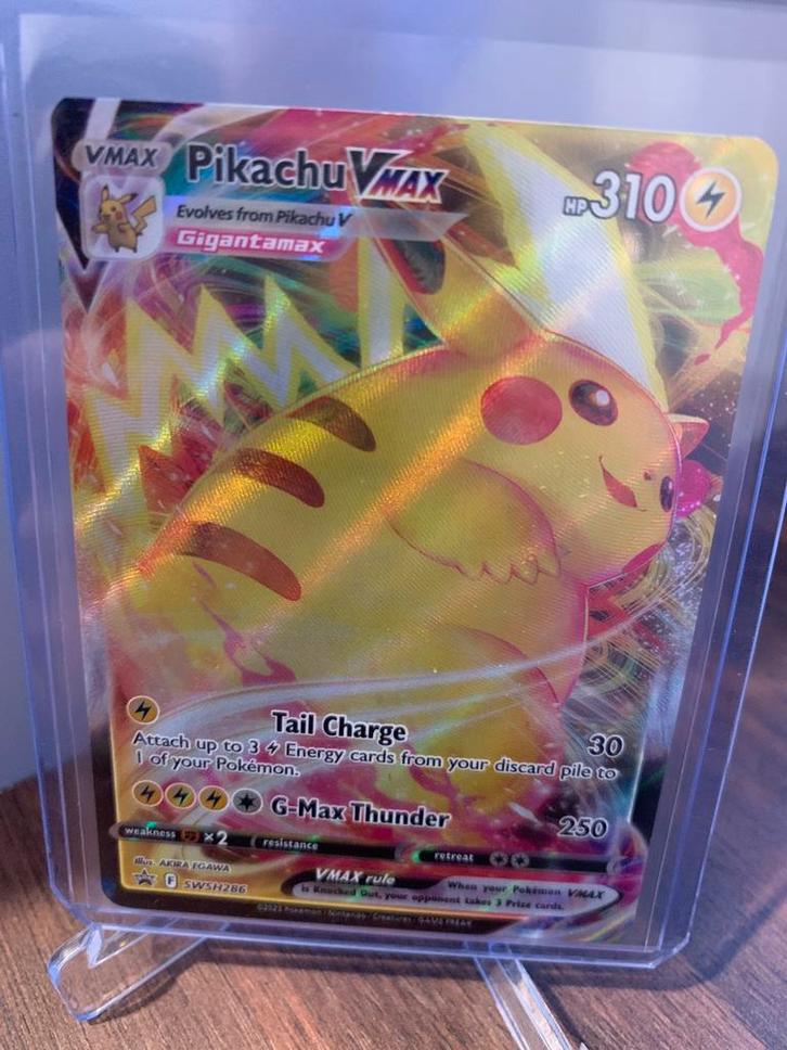 Pokemon pikachu vmax promo, Hobby en Vrije tijd, Verzamelkaartspellen | Pokémon, Zo goed als nieuw, Ophalen of Verzenden