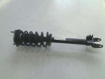 VEERPOOT LINKS VOOR Mercedes-Benz C (W205) (A2053201813-) beschikbaar voor biedingen