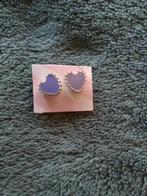 Parmakleurige oorbellen met kleine hartjes, Handtassen en Accessoires, Oorbellen, Overige materialen, Paars, Nieuw, Ophalen of Verzenden