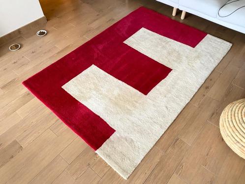 Tapis vintage en laine à lettres moulées « E » rouge et blan, Maison & Meubles, Maison & Meubles | Autre, Utilisé, Enlèvement