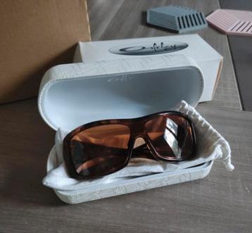 Nieuwe dames zonnebril Oakley  beschikbaar voor biedingen