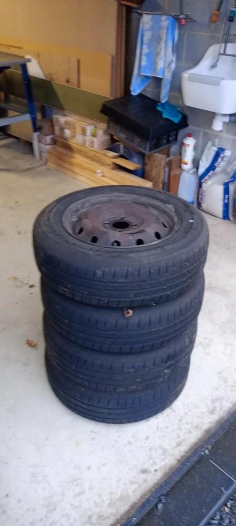 Pneu été Falken, Autos : Pièces & Accessoires, Pneus & Jantes, Pneus et Jantes, Pneus été, 15 pouces, 185 mm, Véhicule de tourisme