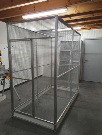 KATTENREN - VOLIÈRE .  ( NIEUW ) beschikbaar voor biedingen