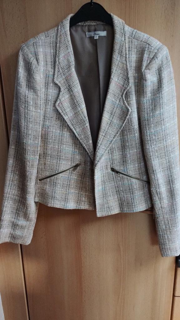 bouclé vestje, Kleding | Dames, Jassen | Zomer, Zo goed als nieuw, Maat 42/44 (L), Beige, Ophalen of Verzenden