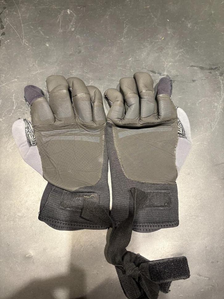 ION Claw Gloves Handschoenen 3/2 - Kitesurf – Maat XL, Watersport en Boten, Kitesurfen, Gebruikt, Overige typen, Ophalen of Verzenden