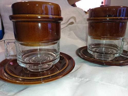 Tasses à café vintage avec supports, Maison & Meubles, Cuisine | Vaisselle, Comme neuf, Tasse(s) et/ou soucoupe(s), Autres styles