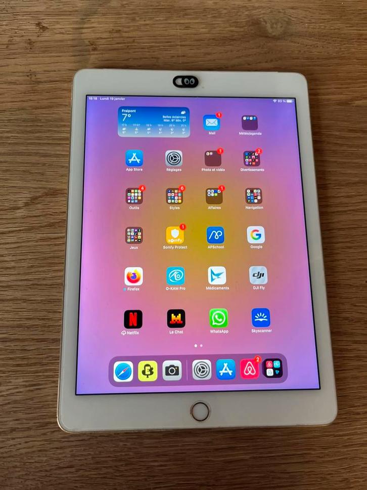 Ipad air 2 wifi + 4G 128 gb 9,8 pouces, Computers en Software, Apple iPads, Zo goed als nieuw, 8 inch, 128 GB, Ophalen of Verzenden