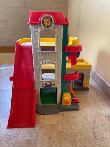 Fisher Price autogarage beschikbaar voor biedingen