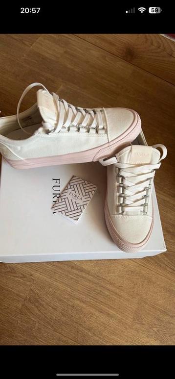 schoenen van Furla, maat 37 beschikbaar voor biedingen