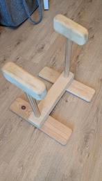 Turnsteuntje met schuine handsteuntjes, Sport en Fitness, Turnen, Ophalen, Zo goed als nieuw