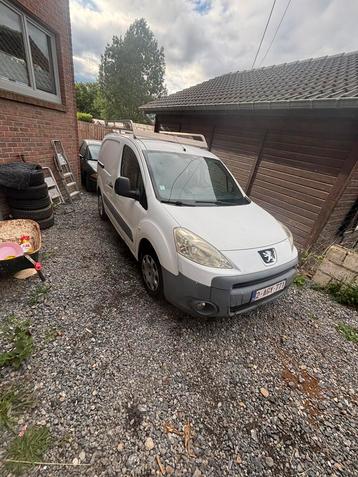 Peugeot partner 16hdi  2009 200000klm 3 places beschikbaar voor biedingen