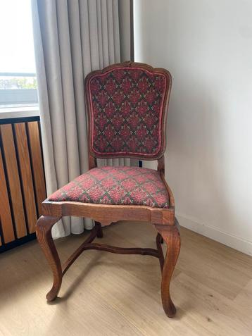 Antieke stoel mooi bekleed beschikbaar voor biedingen