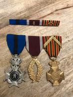 Setje medailles op speld, Verzamelen, Ophalen of Verzenden
