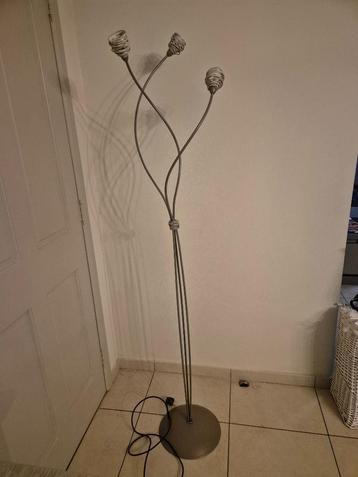Designer vloerlamp van het Italiaanse merk van hoge kwalitei beschikbaar voor biedingen
