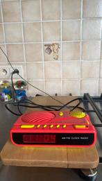 Ancien radio réveil années 70 fonctionne très bien, Antiquités & Art, Enlèvement ou Envoi